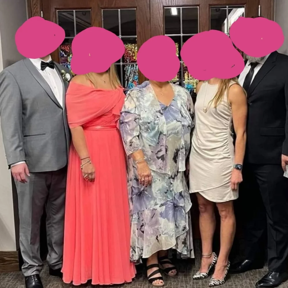 Dress - Picture 3 of 4